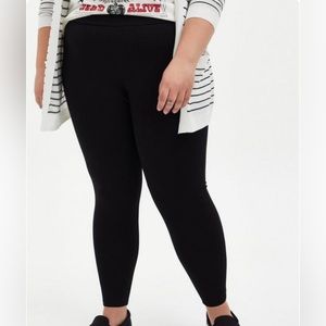Torrid Leggings SZ 3X NWOT